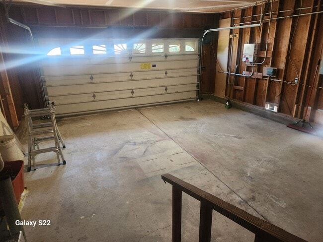 Building Photo - This is a Must See beautiful 3 bedroom, 2 ...