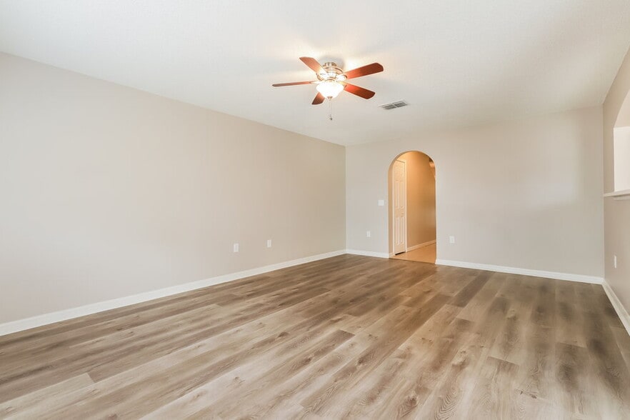 Building Photo - 11427 Ivy Flower Loop