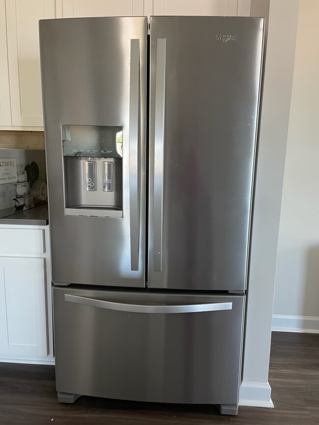 Stainless-steel Refrigerator - 4023 Armstrong Farm Dr