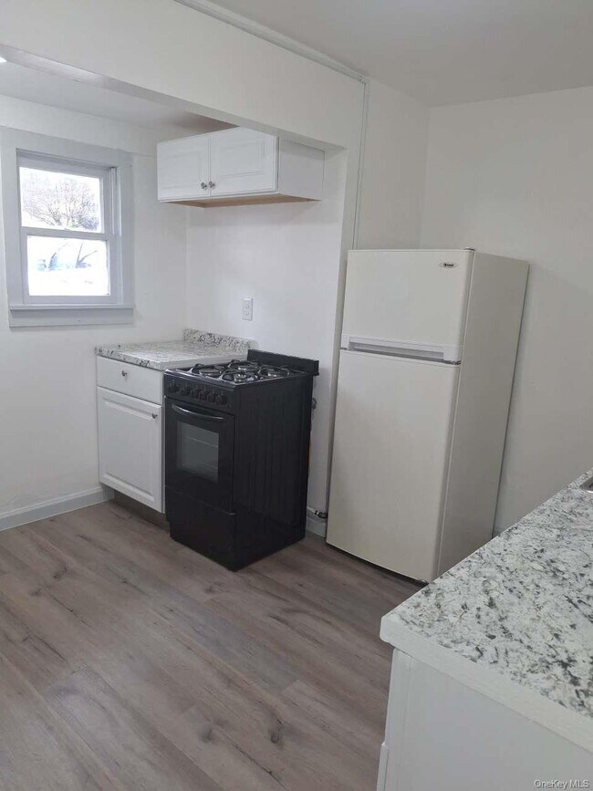 Building Photo - 17 Canal St