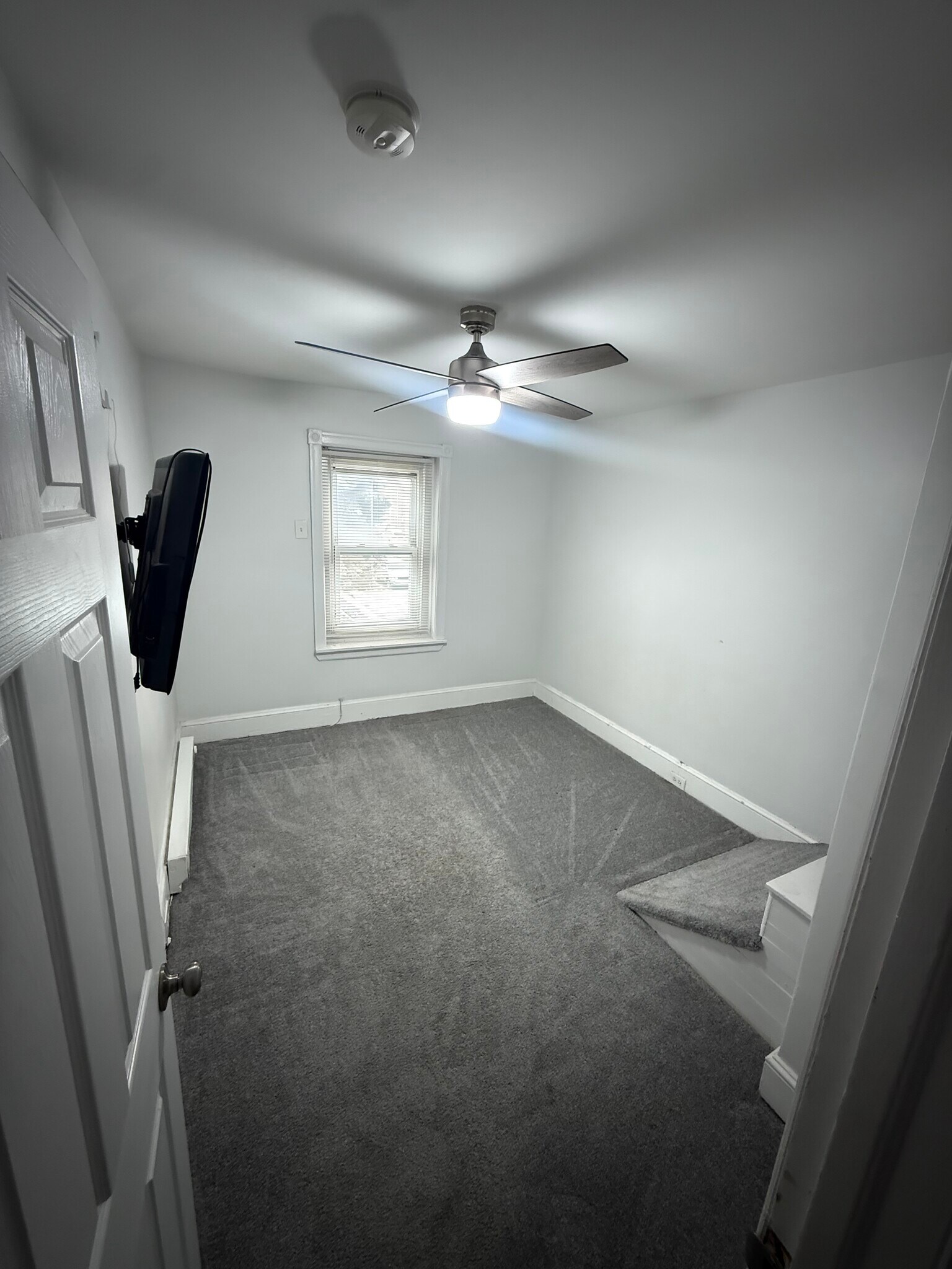 Building Photo - 5734 Walker St