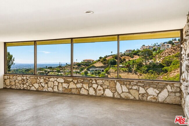 Building Photo - 1682 Larco Way