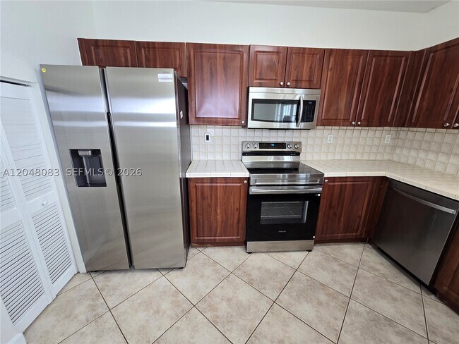 Building Photo - 14758 SW 9th Ln