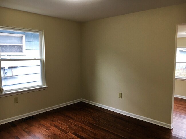 Building Photo - **BEAUTIFULLY REMODELED 2-BEDROOM HOME W/ 2-CAR GARAGE!!**