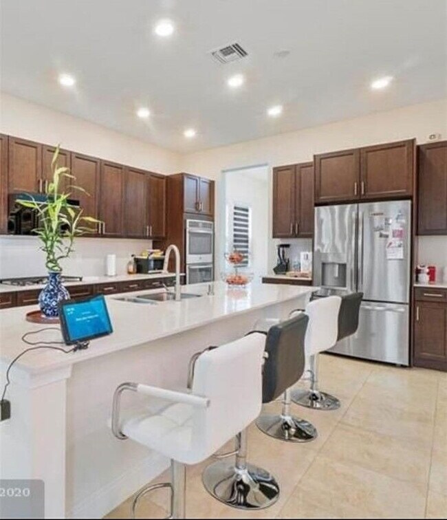 Building Photo - 11795 Waterway Cir