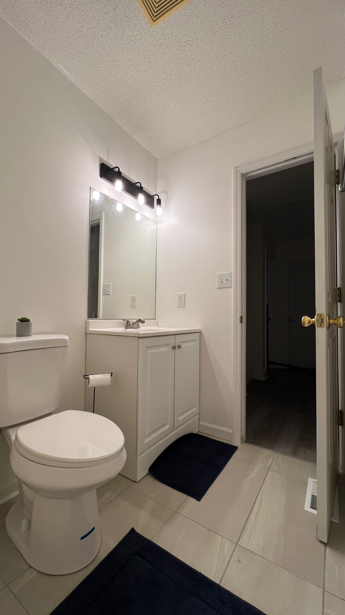 Shared bathroom - 301 Winners Cir S
