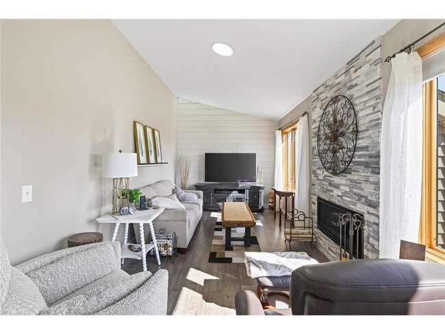 Building Photo - 14372 Heather Ridge Dr