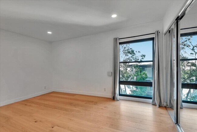 Building Photo - 8650 Gulana Ave