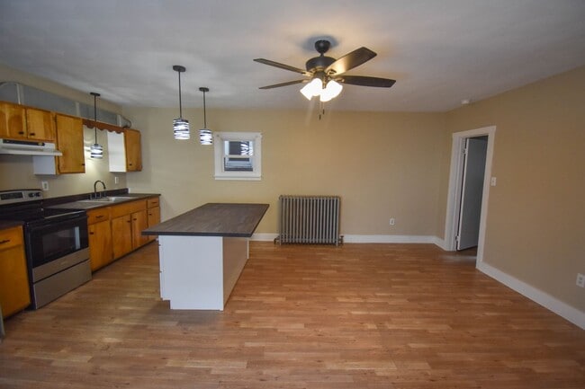 Building Photo - RALL202