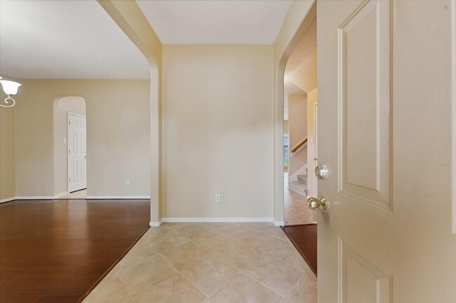 Building Photo - 23806 Spring Way Dr