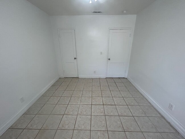 Building Photo - 403 Waccamaw Ave