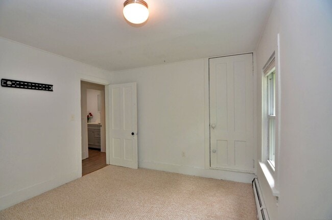 Building Photo - 10 Mountain Orchard Rd