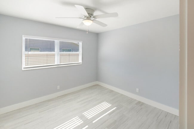 Building Photo - 9128 Roan Ln