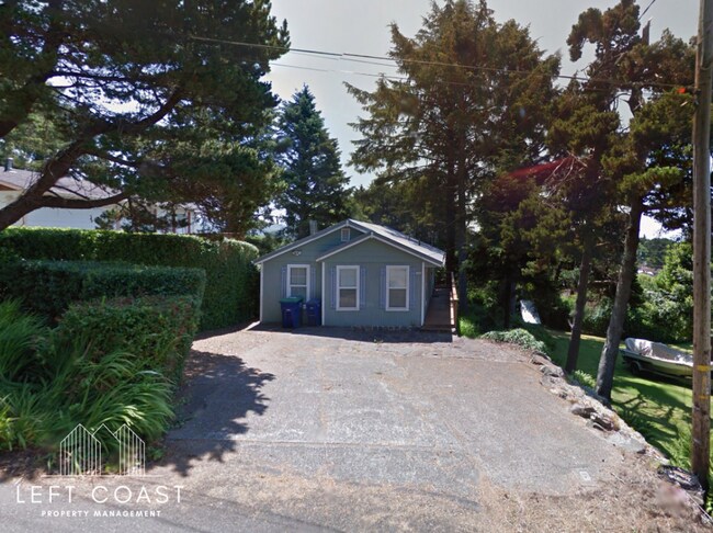 Primary Photo - 1604 NE 12th St