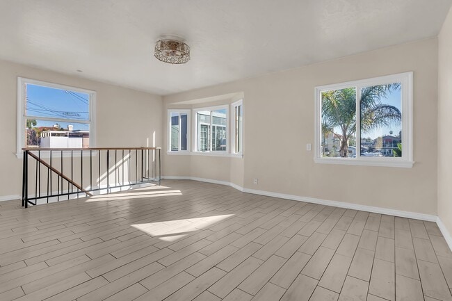 Building Photo - 16865 Bayview Dr