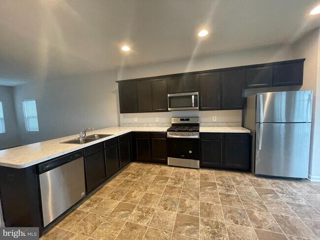Building Photo - 301 Starry Way Dr