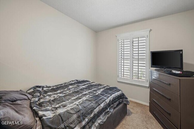 Building Photo - 3240 Bell Point Dr