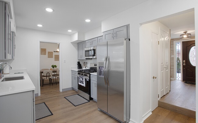 Building Photo - 7618 Beckwith Rd