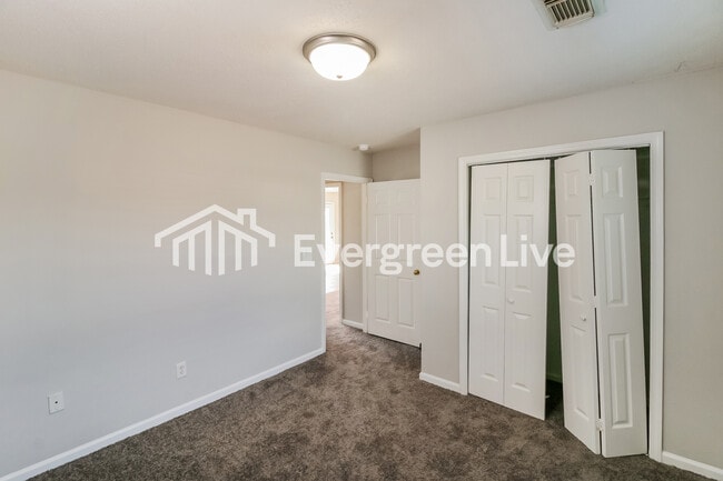 Building Photo - 12320 S Pointe Dr