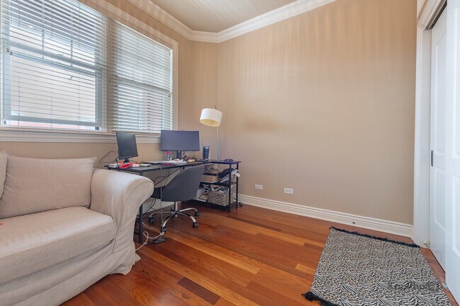 Building Photo - 1148 W Monroe St