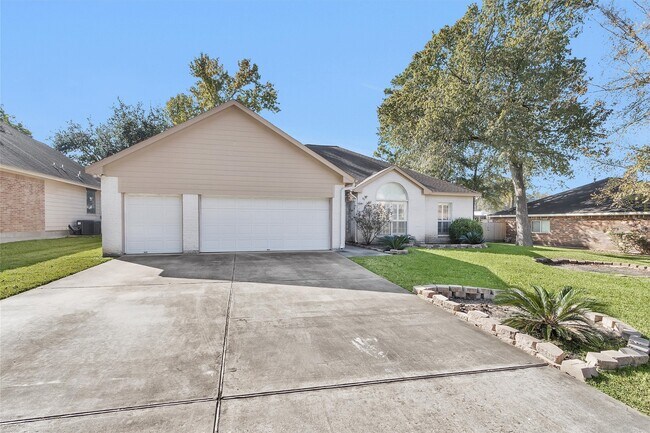 Building Photo - 147 April Waters Dr W