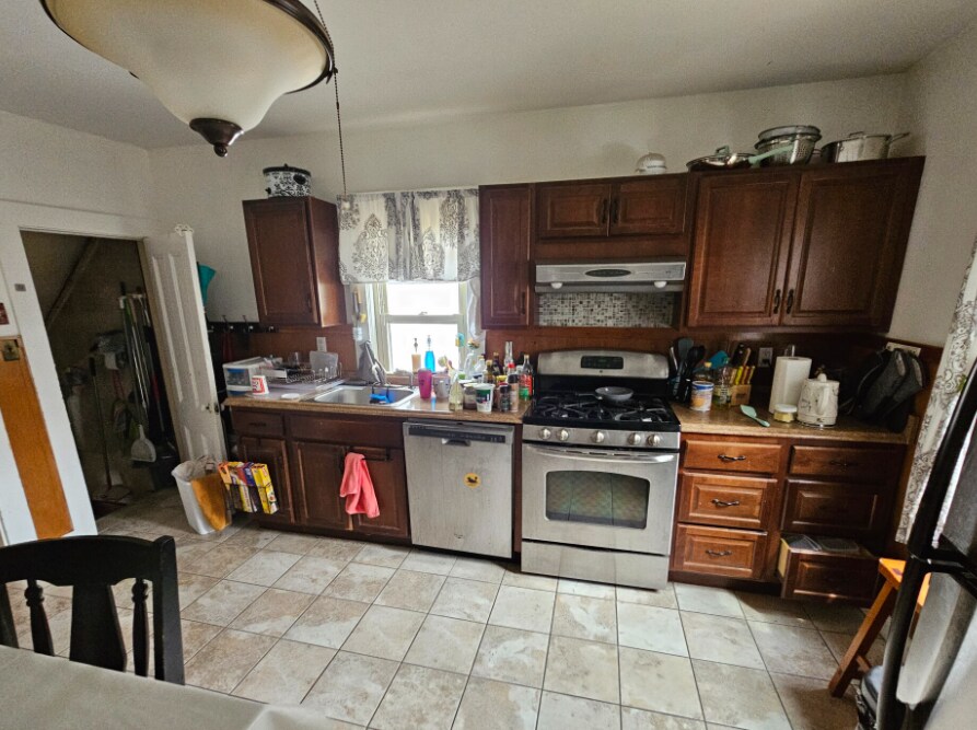Building Photo - 58 Winship St