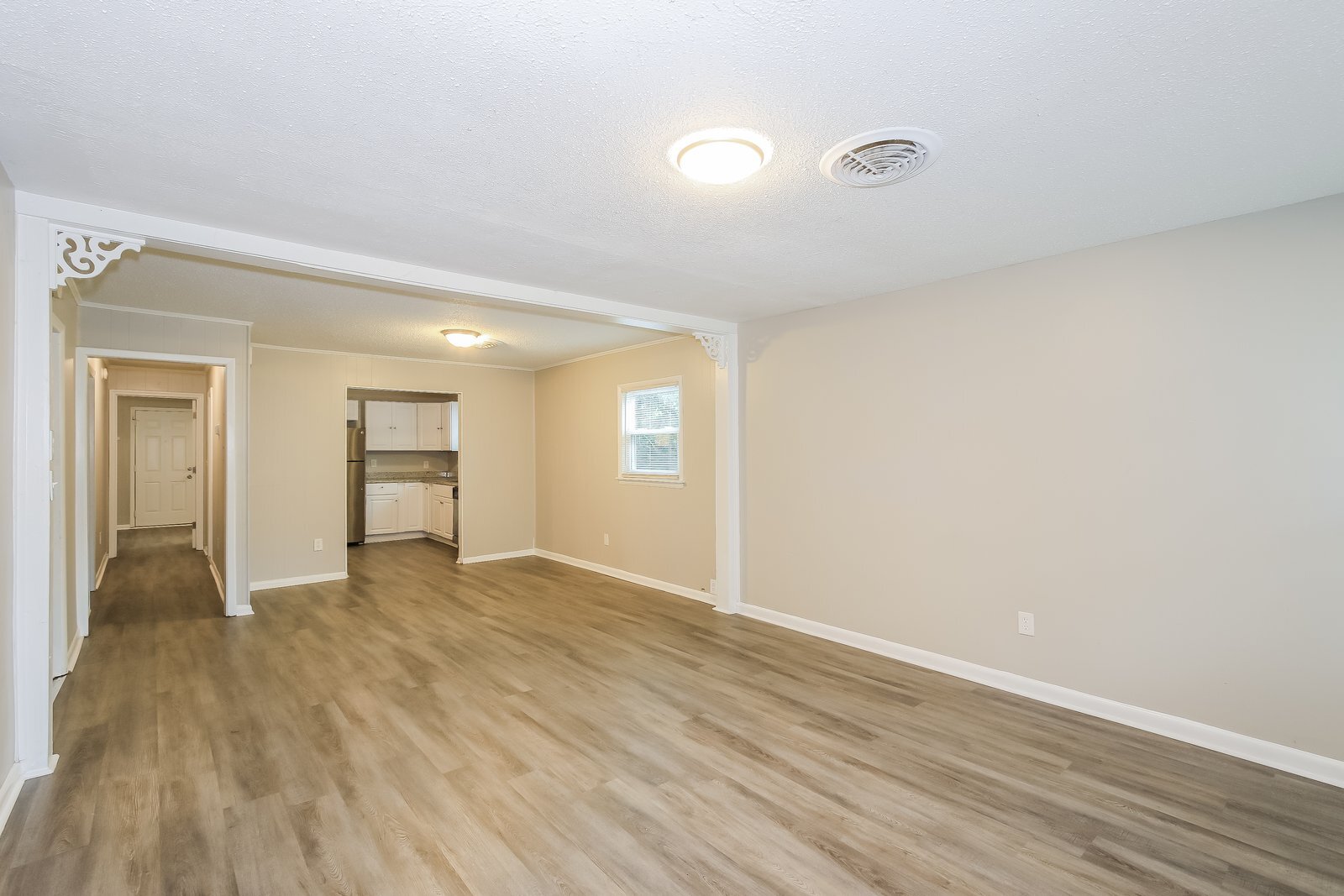 Building Photo - 743 Katherine St