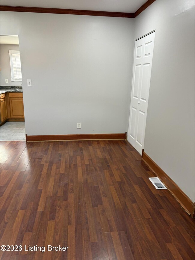 Building Photo - 604 Winkler Ave