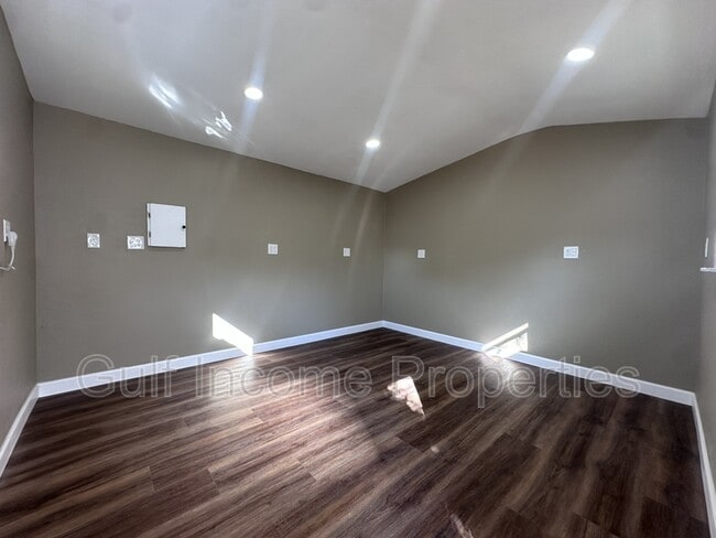 Building Photo - 2635 Arnold St