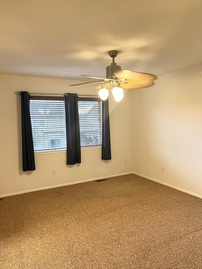 Building Photo - 1327 Graham Cir