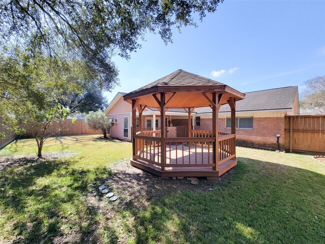 Building Photo - 412 Land Grant Dr