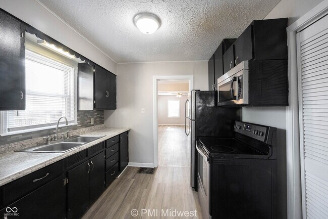 Building Photo - 74 N 2nd Ave