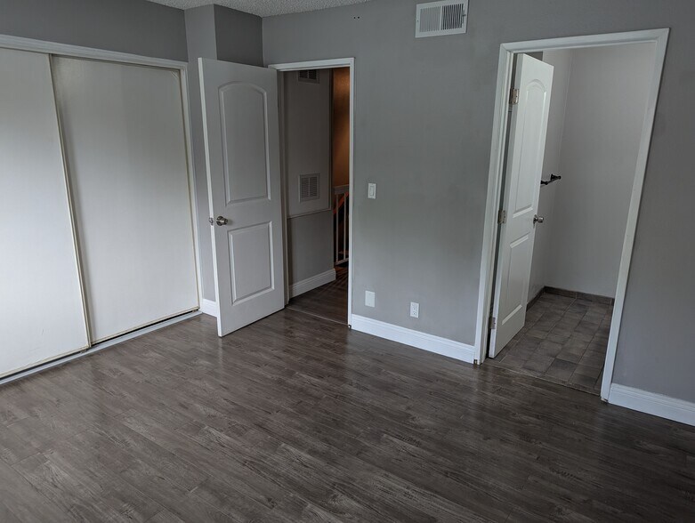 Building Photo - 5081 College View Ave