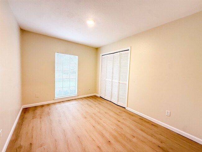 Building Photo - 4251 Rosegate Dr