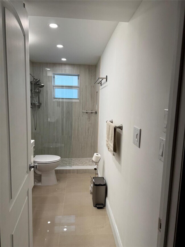 Building Photo - 1481 S Ocean Blvd