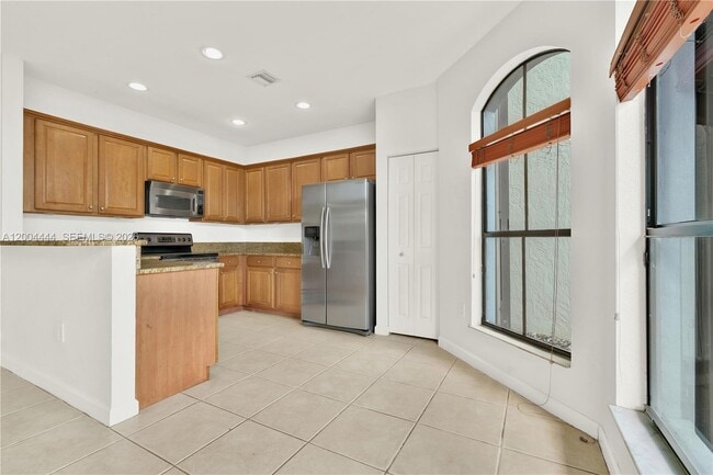 Building Photo - 10346 NW 30th Terrace