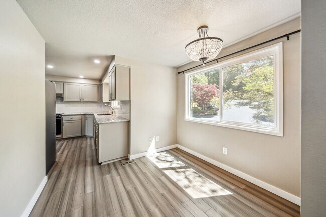 Building Photo - 4312 Botticelli
