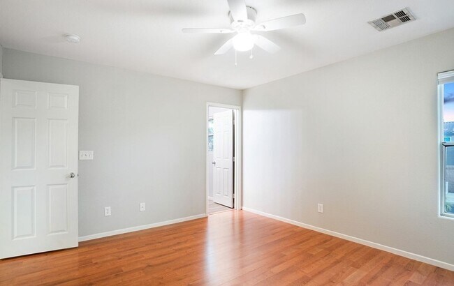 Building Photo - 541 Warminster Ave