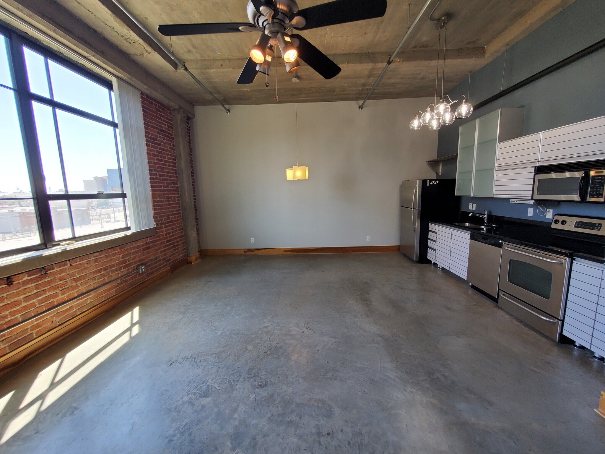 Building Photo - 411 N 22nd St