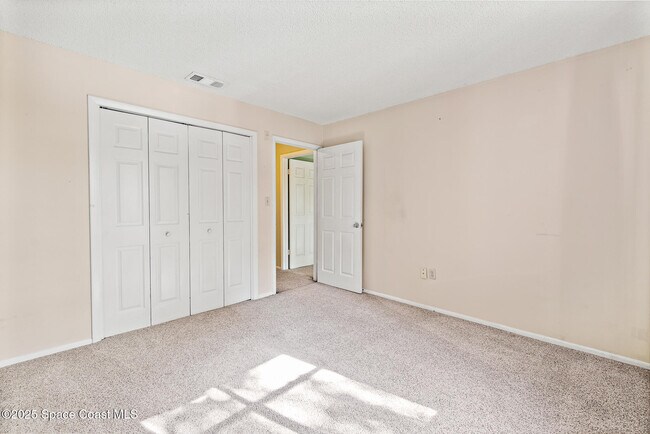 Building Photo - 225 S Tropical Trail