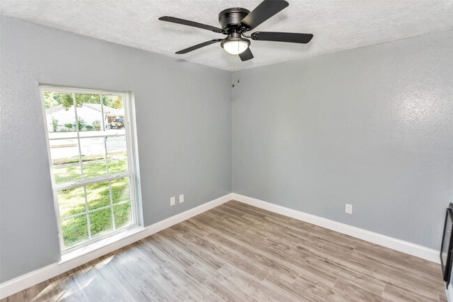 Building Photo - 16223 Brinkwood Dr