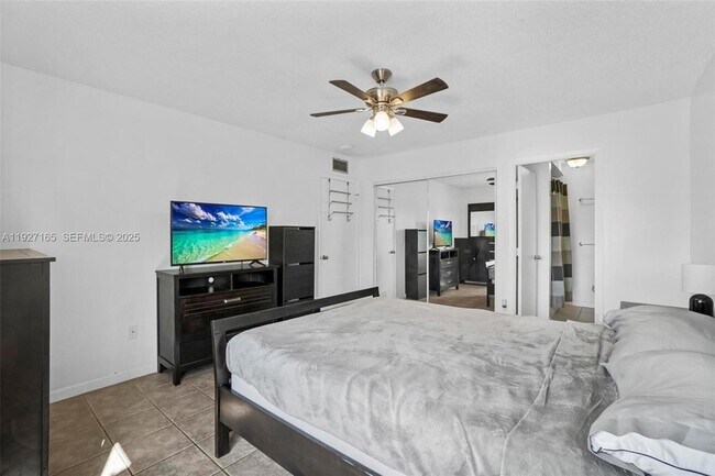 Building Photo - 3545 NE 167th St