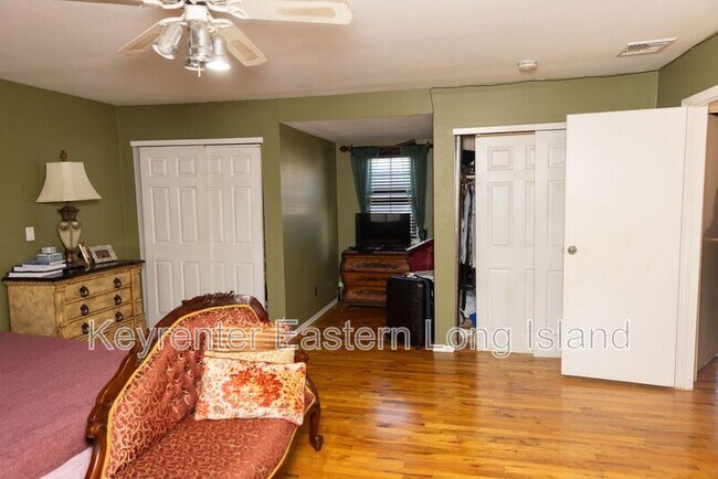 Building Photo - 30 Dumond Pl