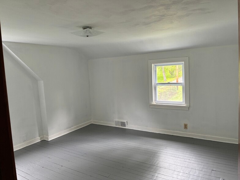 Building Photo - 5454 Gibson Rd