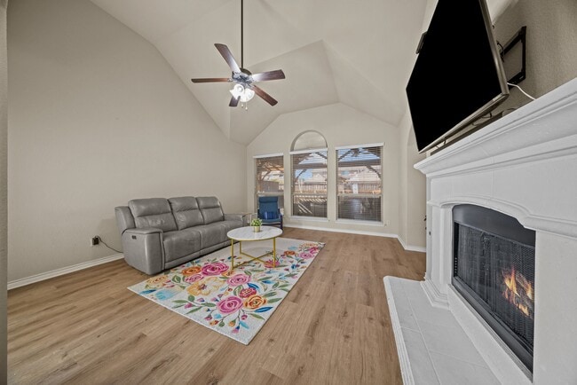 Building Photo - 115 Parkwood Dr