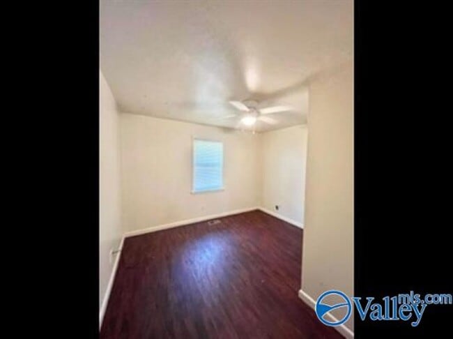 Building Photo - 1332 Oshaughnessy Ave NE