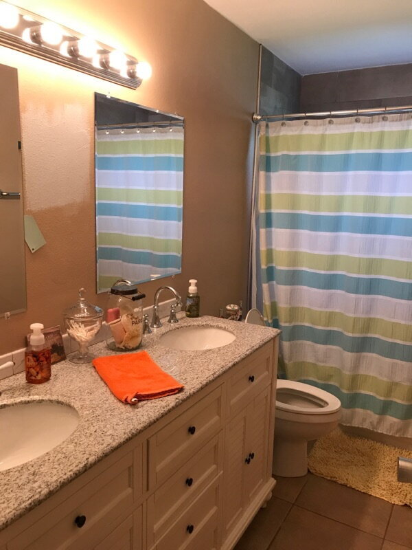 Building Photo - 5-Bedroom Pool Home with 2 Full Baths - Spacious 2373 Sq Ft Home in Englewood's Prime Location!"