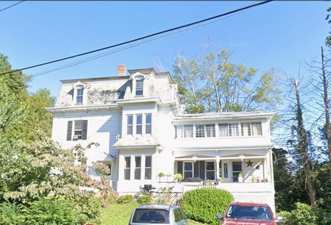 Building Photo - 405 Blossom St