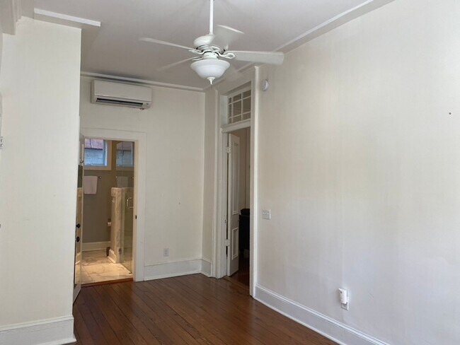 Building Photo - 1 Bedroom 1 Bath Furnished Condo in Harles...