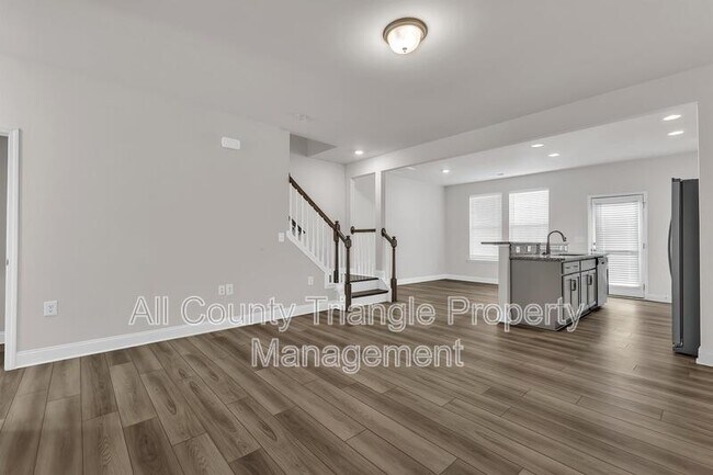 Building Photo - 2103 Nandina Trl